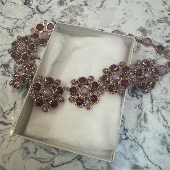 Beautiful Necklace - Picture 3 of 4